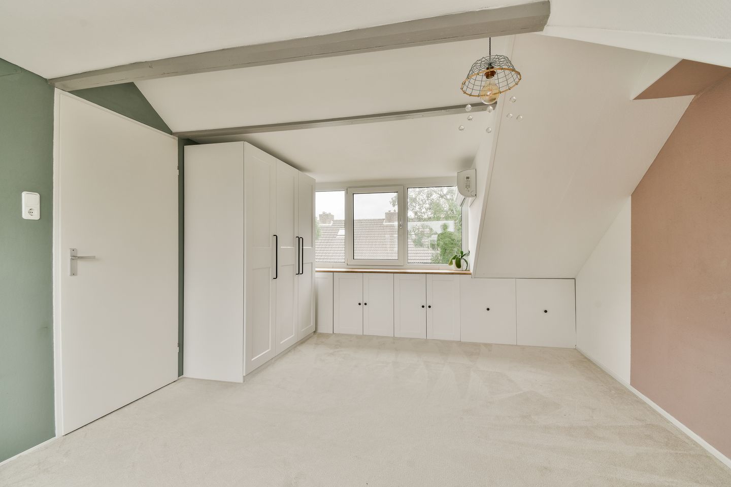 Photo 25 of Doys van der Doesstraat 37