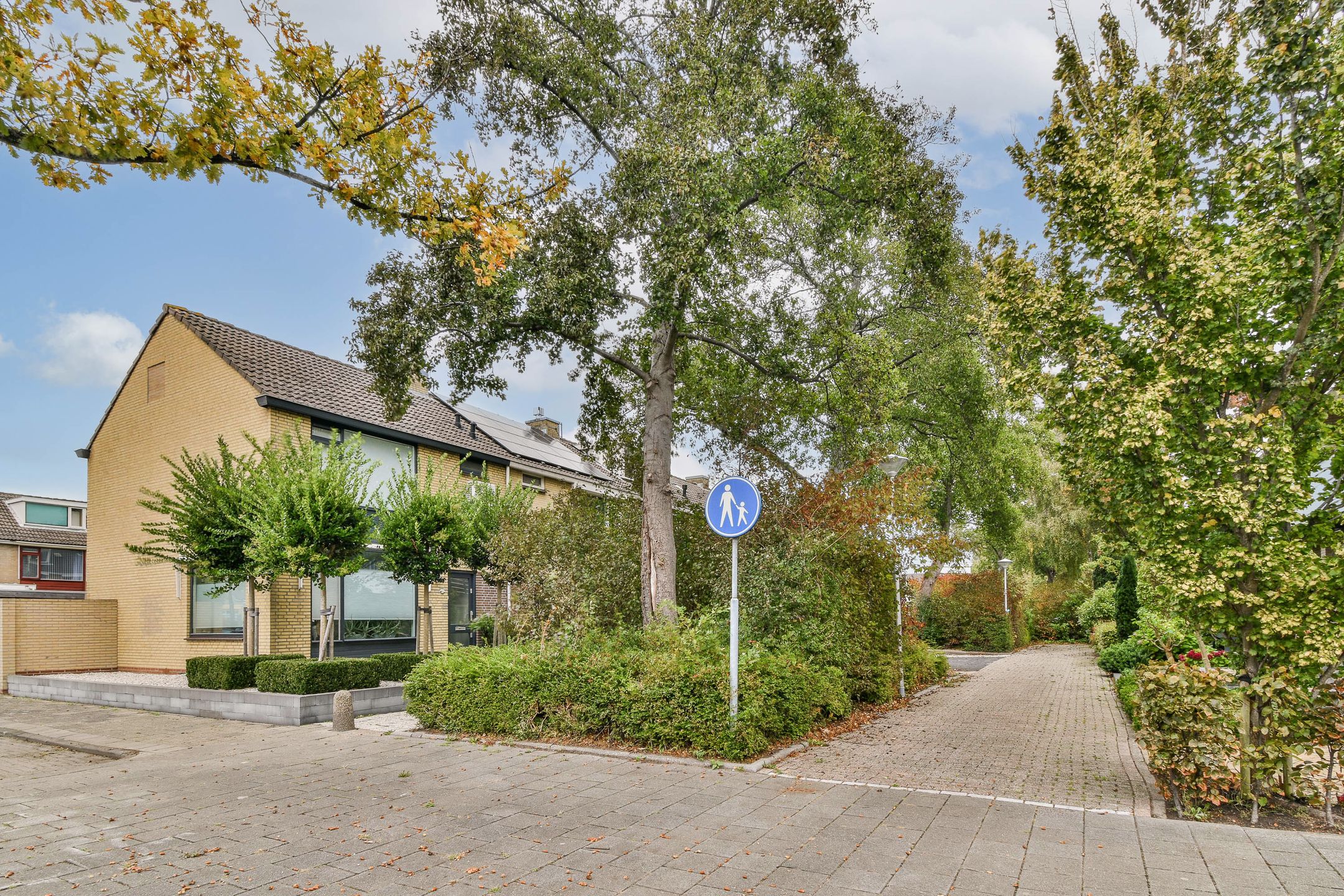 Photo 27 of Doys van der Doesstraat 37