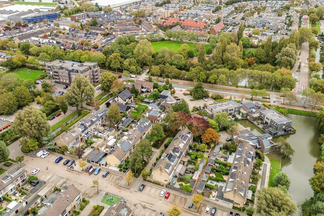 Photo 32 of Doys van der Doesstraat 37