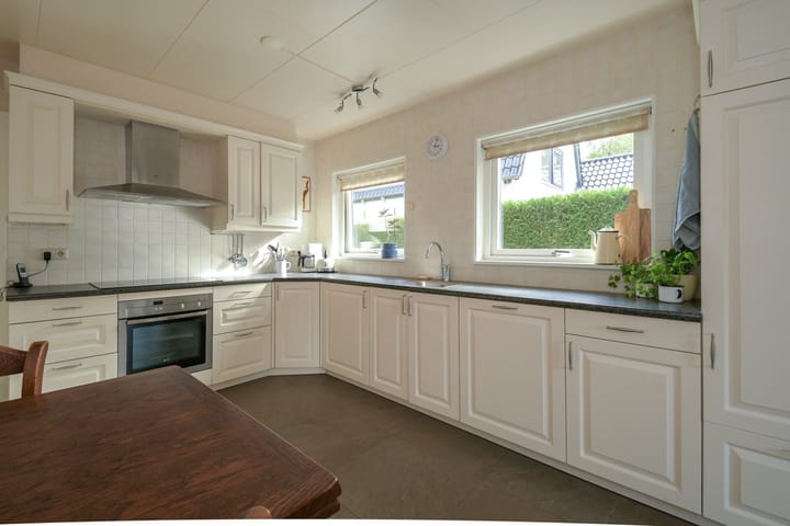 Foto 17 van Burgemeester Wuiteweg 154