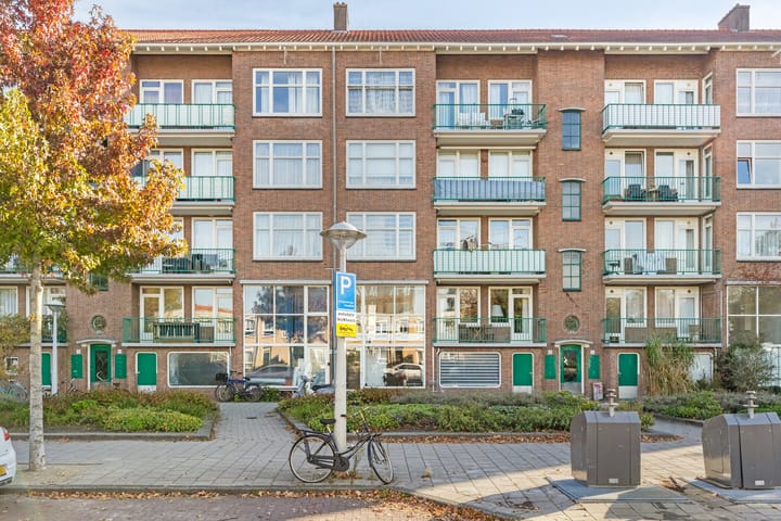 Photo 2 of Robert Scottstraat 10