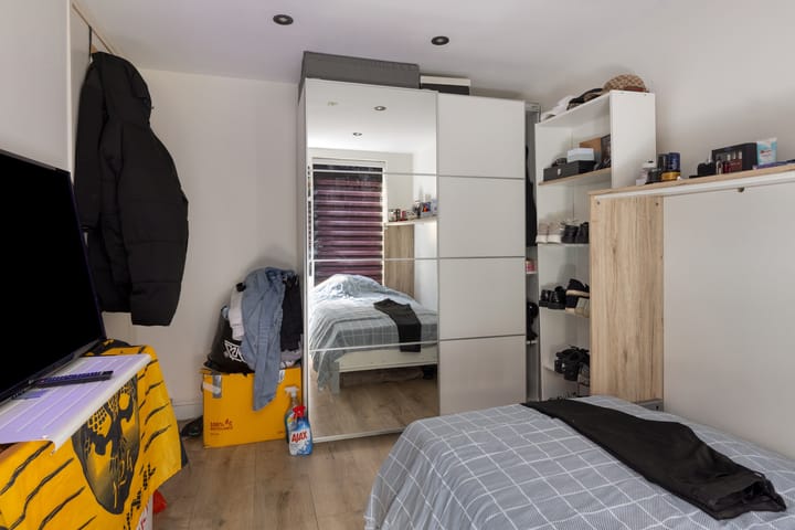 Photo 17 of Robert Scottstraat 10