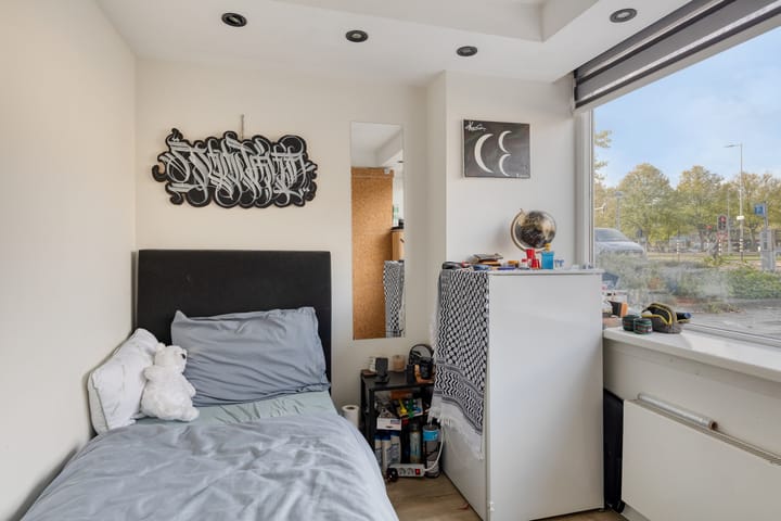 Photo 18 of Robert Scottstraat 10