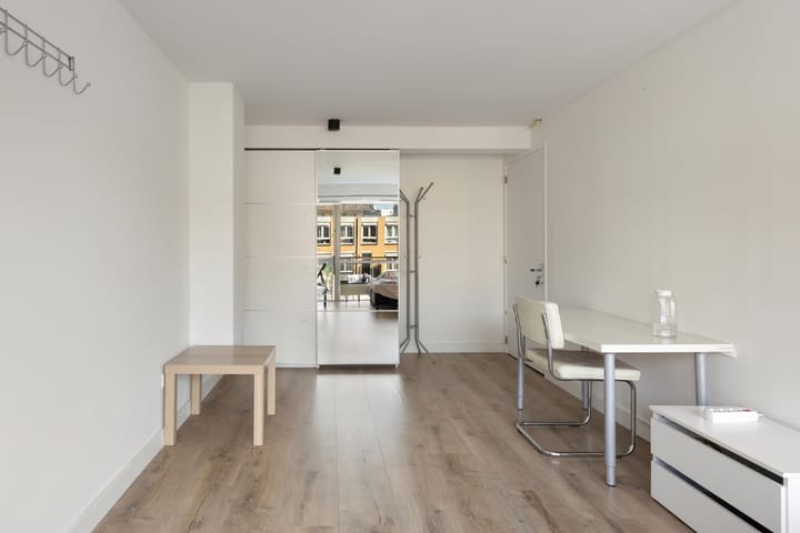 Photo 22 of Robert Scottstraat 10