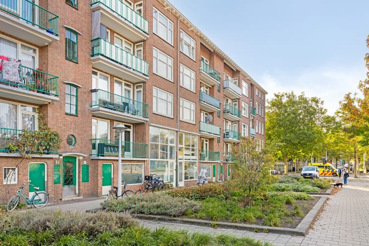 Photo 24 of Robert Scottstraat 10