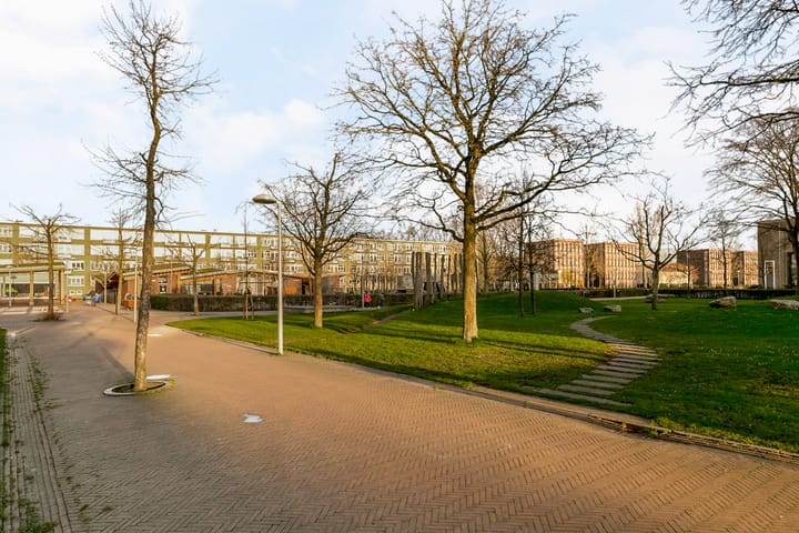 Photo 26 of Robert Scottstraat 10