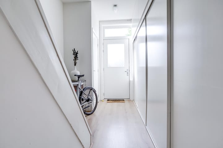 Photo 4 of Hellingstraat 1-C