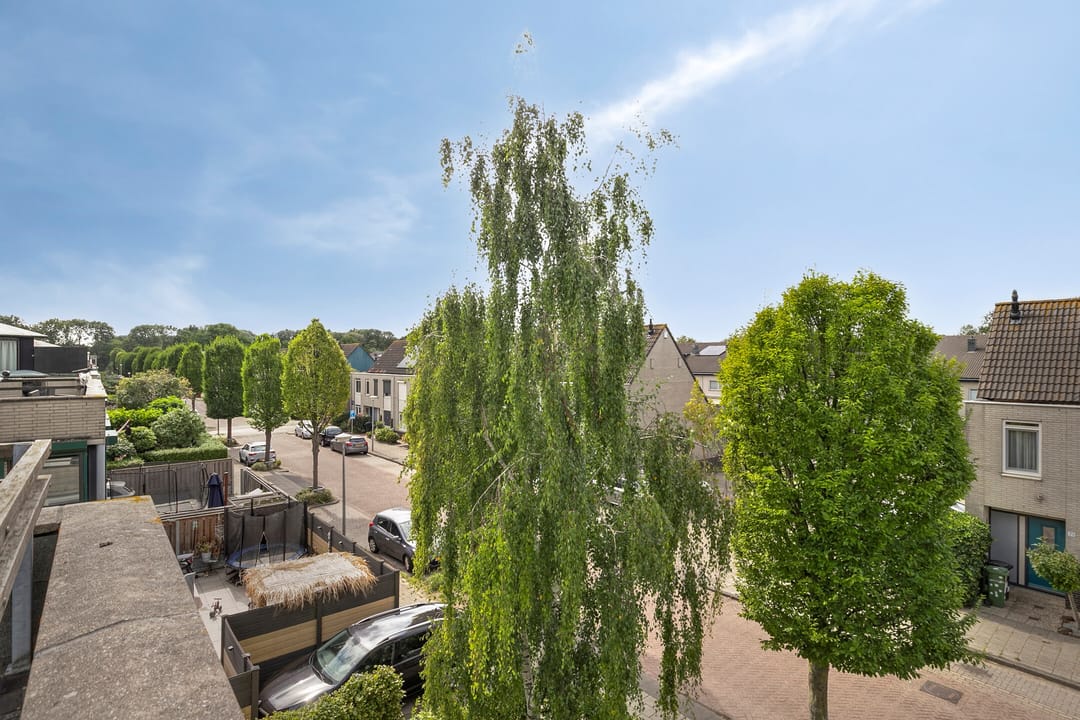 Foto 23 van Marga Klompélaan 88