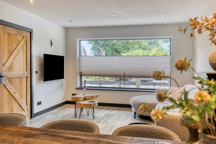 Photo 11 of Jeudestraat 77