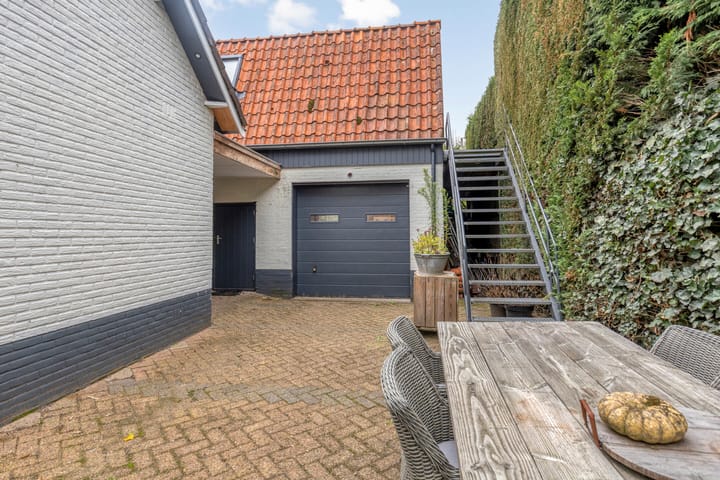 Photo 38 of Jeudestraat 77