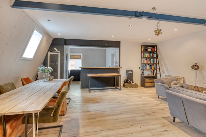 Photo 39 of Jeudestraat 77