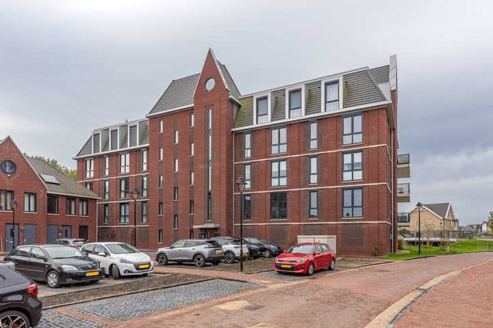 Foto 7 van Robert Hofstadterstraat 26