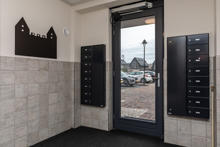 Foto 9 van Robert Hofstadterstraat 26