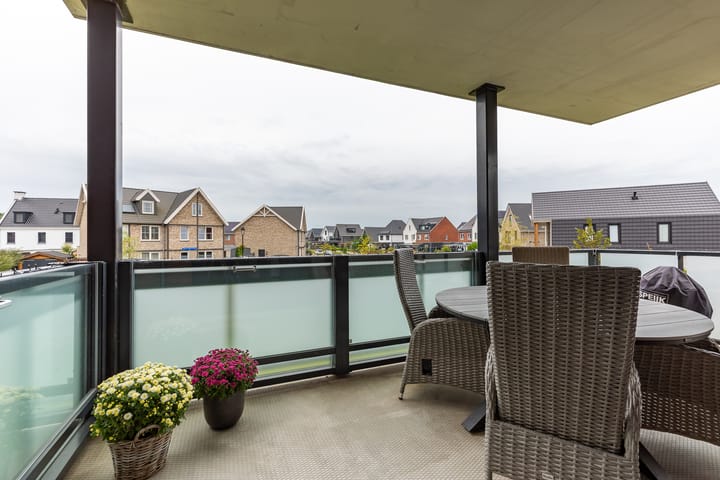 Foto 21 van Robert Hofstadterstraat 26