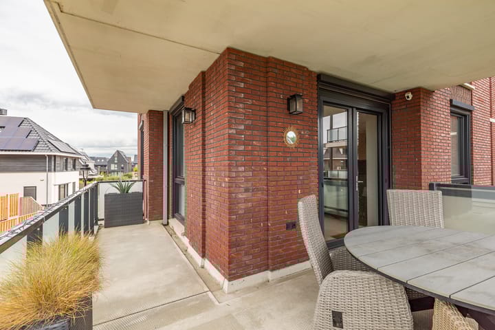 Foto 23 van Robert Hofstadterstraat 26