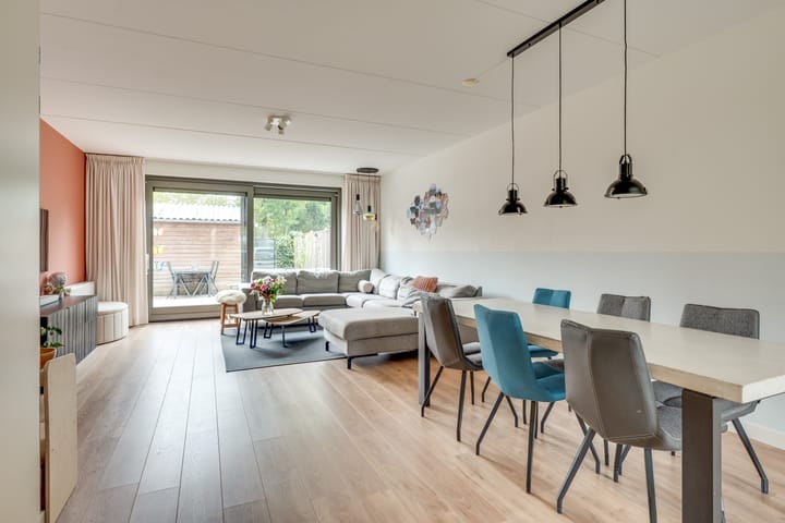 Foto 3 van Honingbij 104