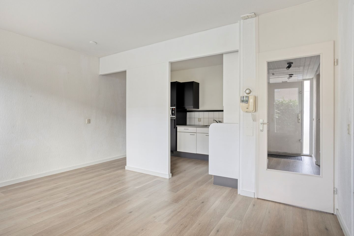 Foto 5 van Adelbert van Scharnlaan F 13