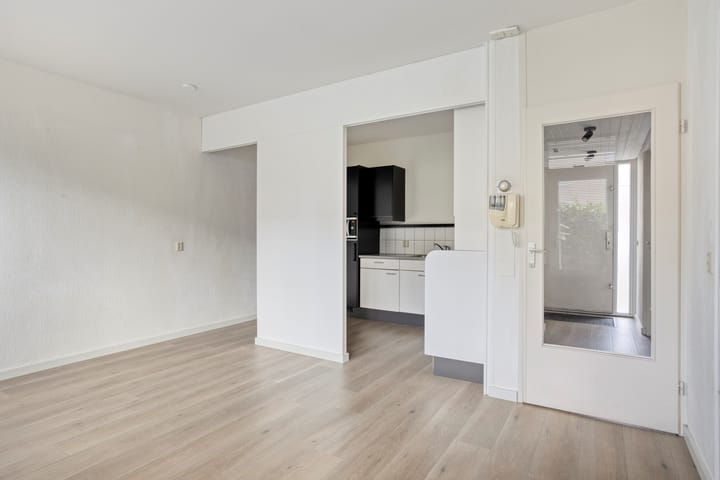 Foto 5 van Adelbert van Scharnlaan F 13