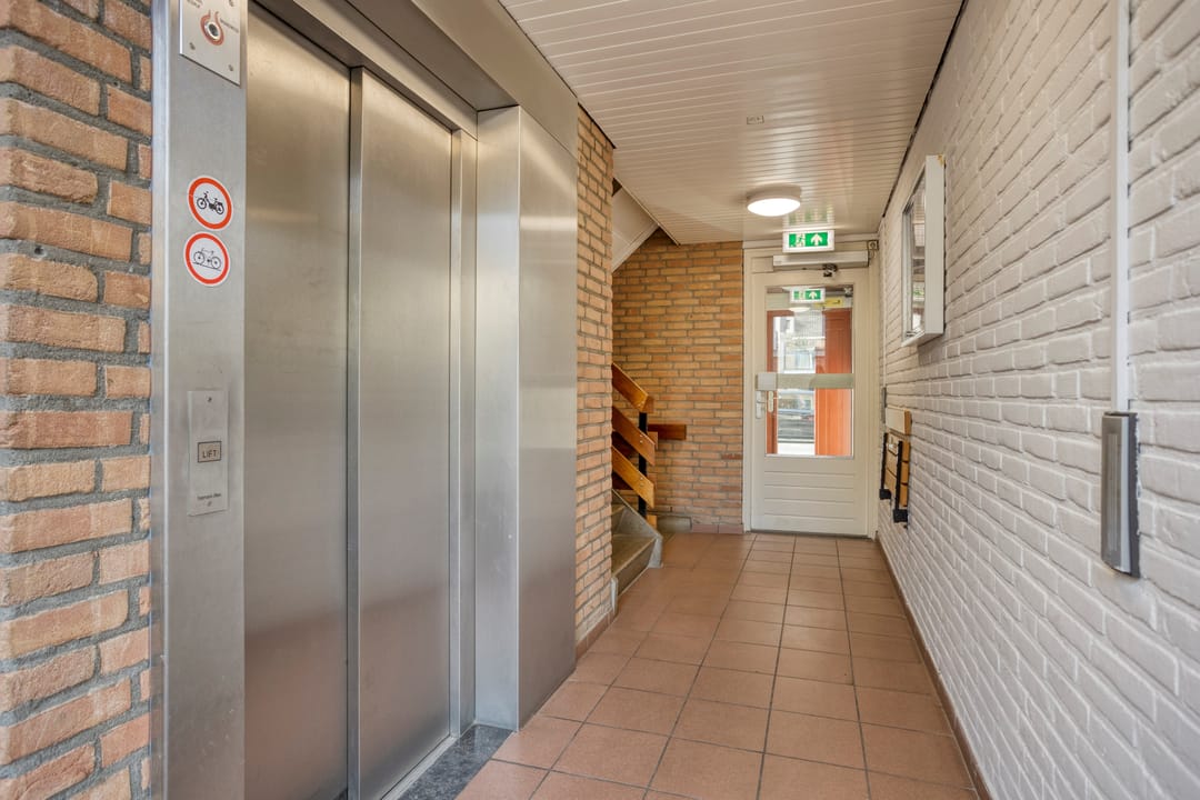 Foto 22 van Adelbert van Scharnlaan F 13