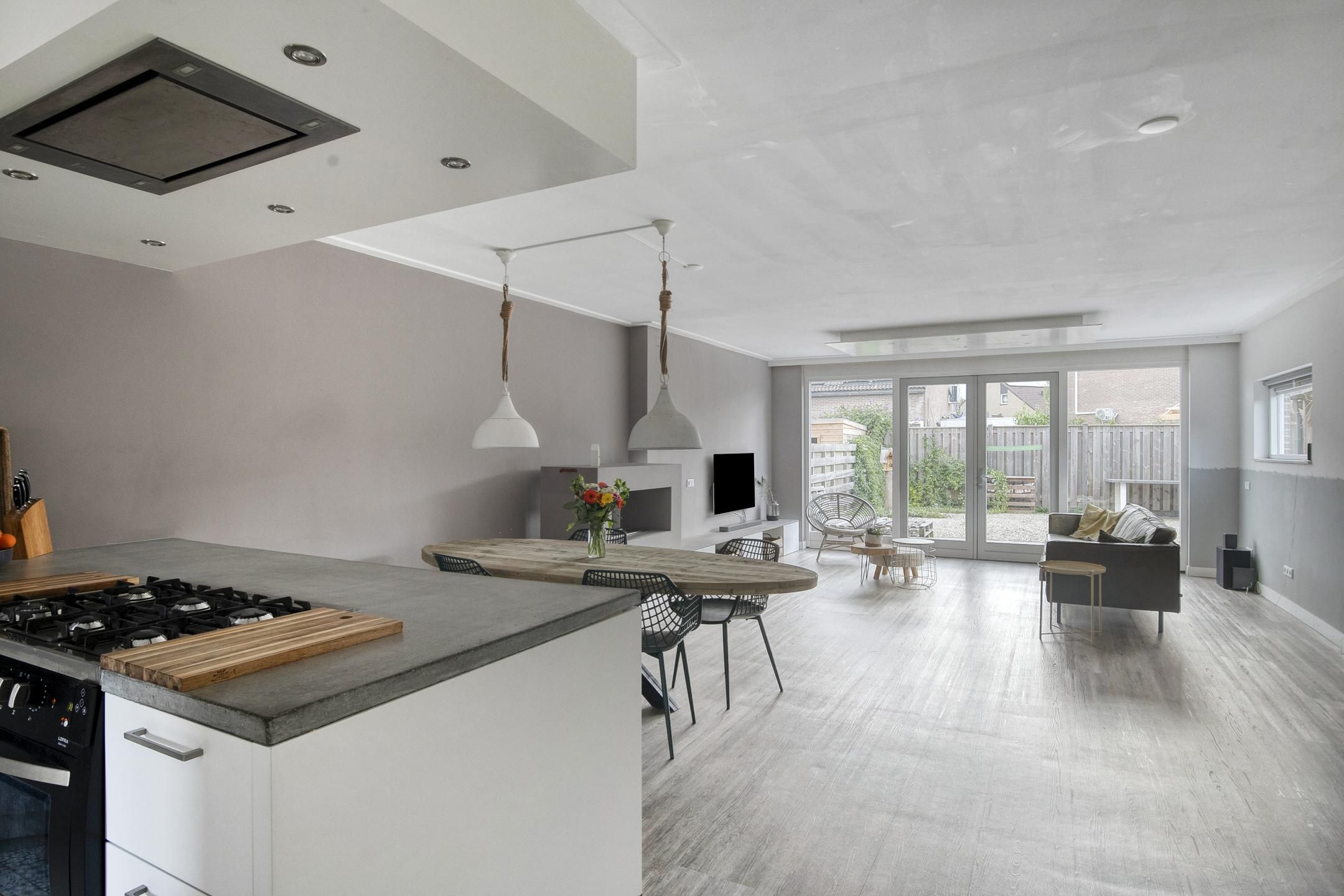 Foto 3 van Akelei 17