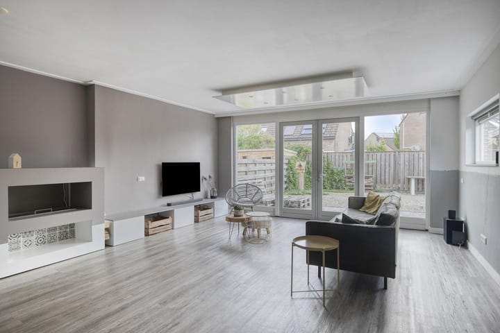 Foto 4 van Akelei 17