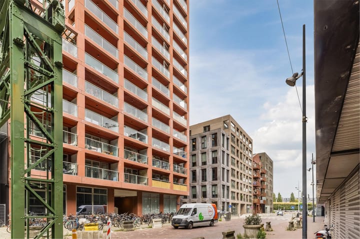 Photo 4 of Oostenburgermiddenstraat 585