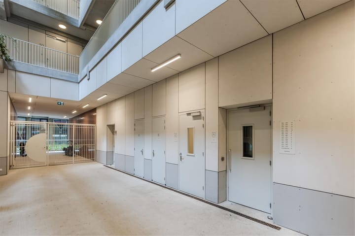 Photo 7 of Oostenburgermiddenstraat 585