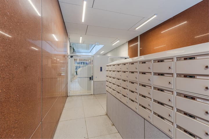 Photo 6 of Oostenburgermiddenstraat 585