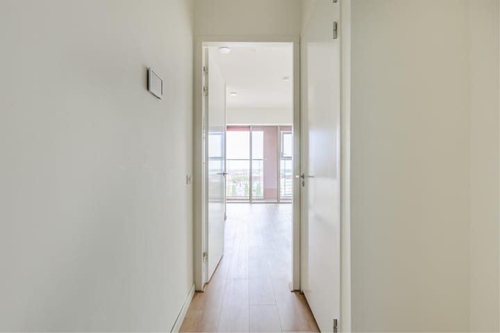 Photo 9 of Oostenburgermiddenstraat 585