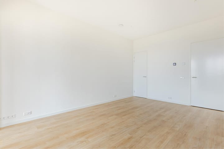 Photo 13 of Oostenburgermiddenstraat 585