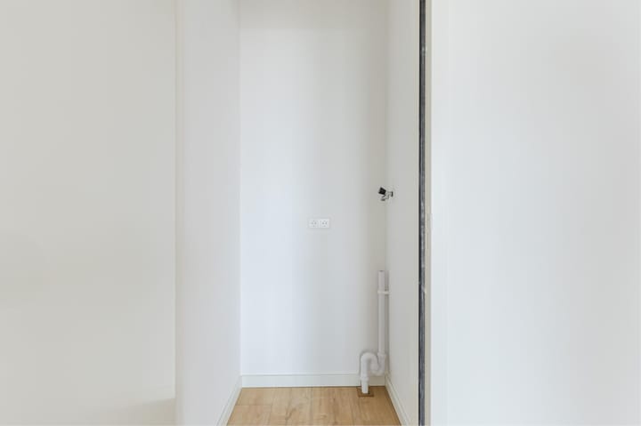 Photo 24 of Oostenburgermiddenstraat 585