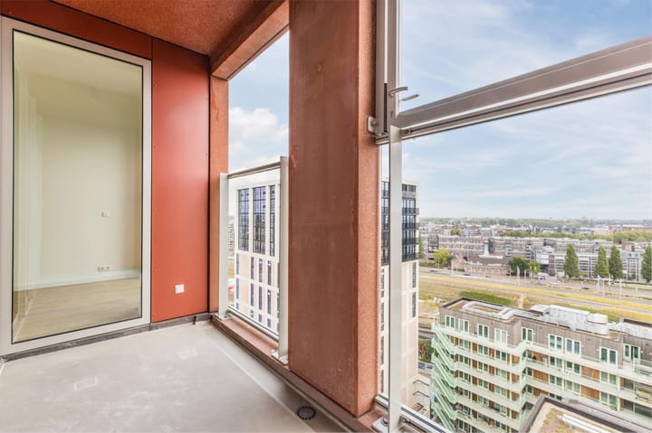 Photo 27 of Oostenburgermiddenstraat 585