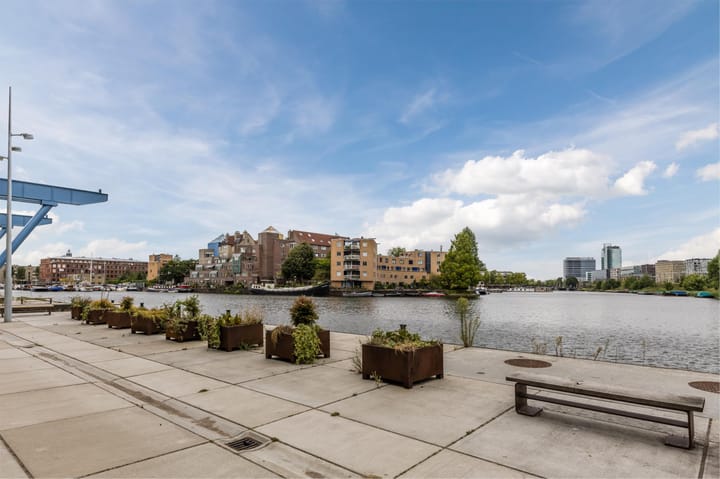 Photo 33 of Oostenburgermiddenstraat 585