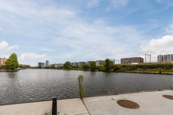 Photo 34 of Oostenburgermiddenstraat 585