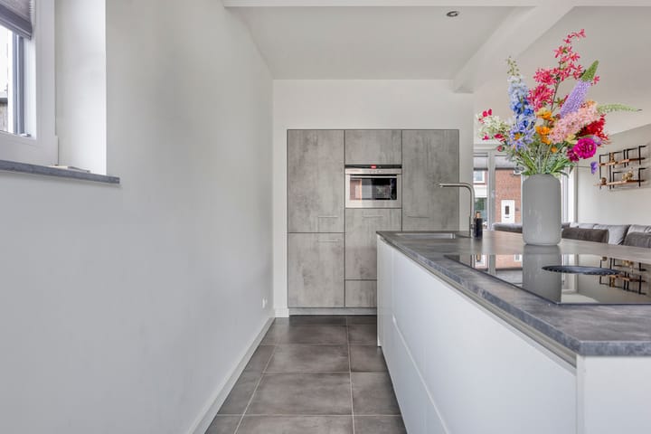 Foto 14 van Lange Mees 46