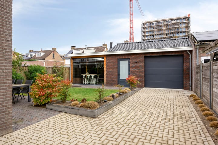 Foto 32 van Lange Mees 46