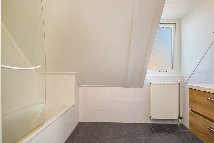 Photo 28 of Groeneweg 1-21