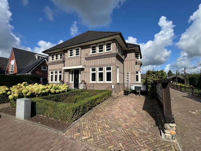 View photo 1 of Dorpsstraat 35