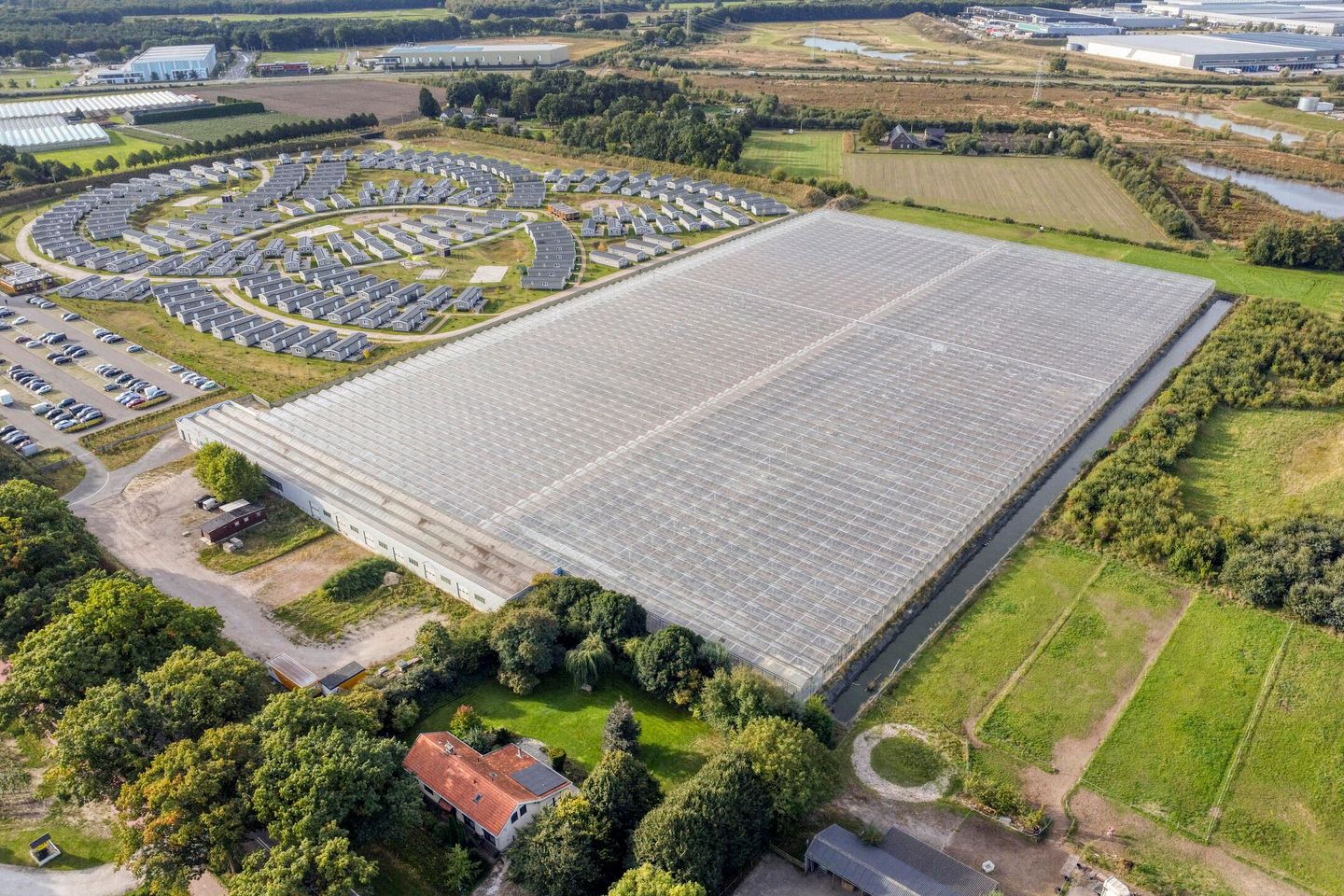 View photo 3 of Venrayseweg 111