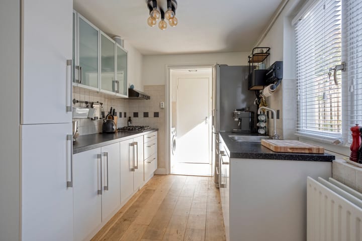 Foto 10 van Valkenierstraat 48