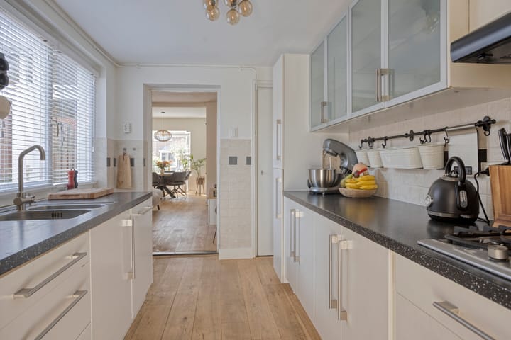 Foto 3 van Valkenierstraat 48