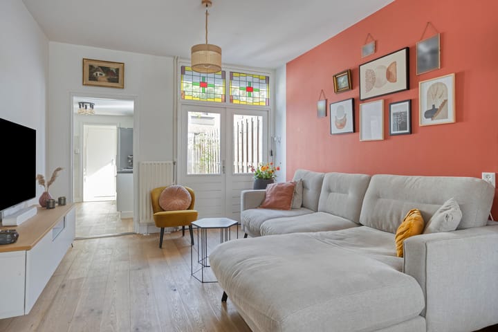 Foto 2 van Valkenierstraat 48