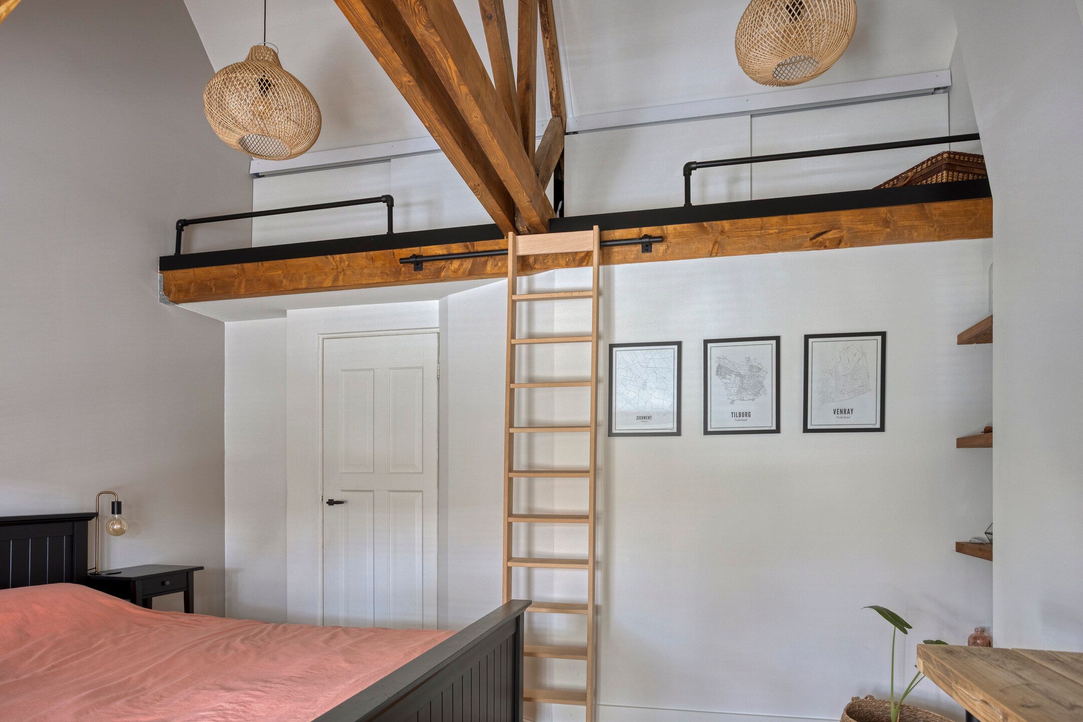 Foto 18 van Valkenierstraat 48