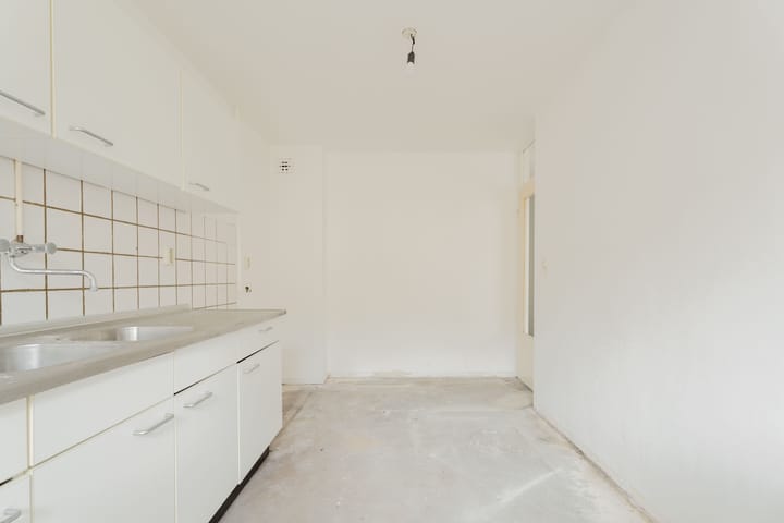 Photo 8 of Reinwardtstraat 13-B