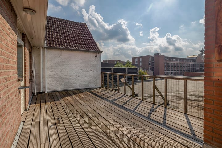 Photo 12 of Hoofdstraat 83-A