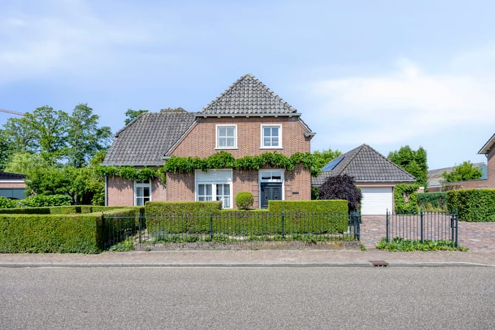 Photo 1 of Peter Zuidstraat 19