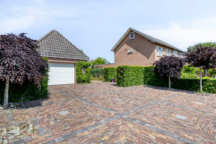 Photo 11 of Peter Zuidstraat 19