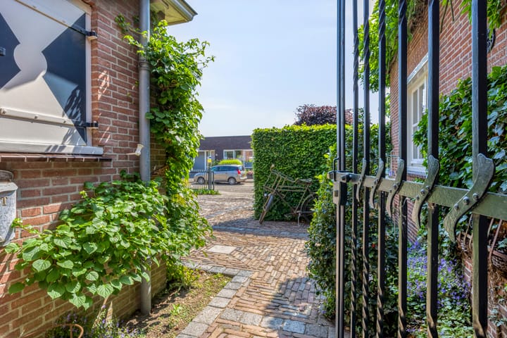 Photo 12 of Peter Zuidstraat 19