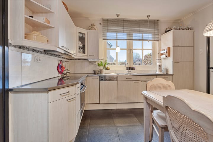 Photo 17 of Peter Zuidstraat 19