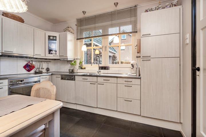 Photo 18 of Peter Zuidstraat 19